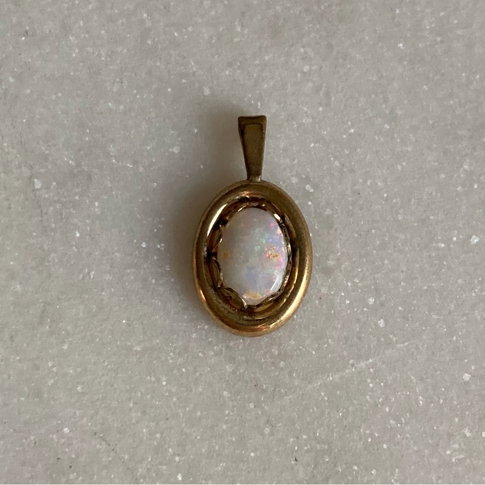Vintage 14 KT Gold Opal Necklace Pendant